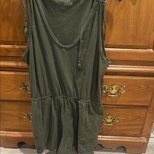 Elegant Dark Green Sleeveless Tank Top